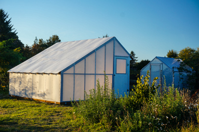 A greenhouse growing room for all seasons