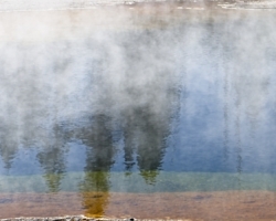 Geologic pool Reflections_Yellowstone